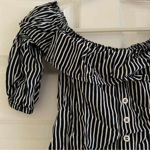 Faithfull the Brand Black and White Puff Sleeve Blouse - Picture 4 of 8